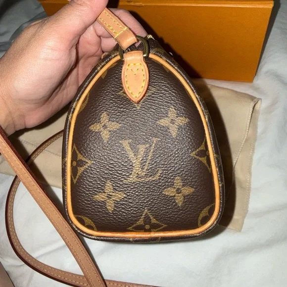 Louis Vuitton Mini Speedy Monogram Canvas in Brown with Natural Vachetta Trim - Picture 9 of 10